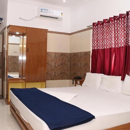 Saravanas Lodge Tiruchchendur Ngoại thất bức ảnh
