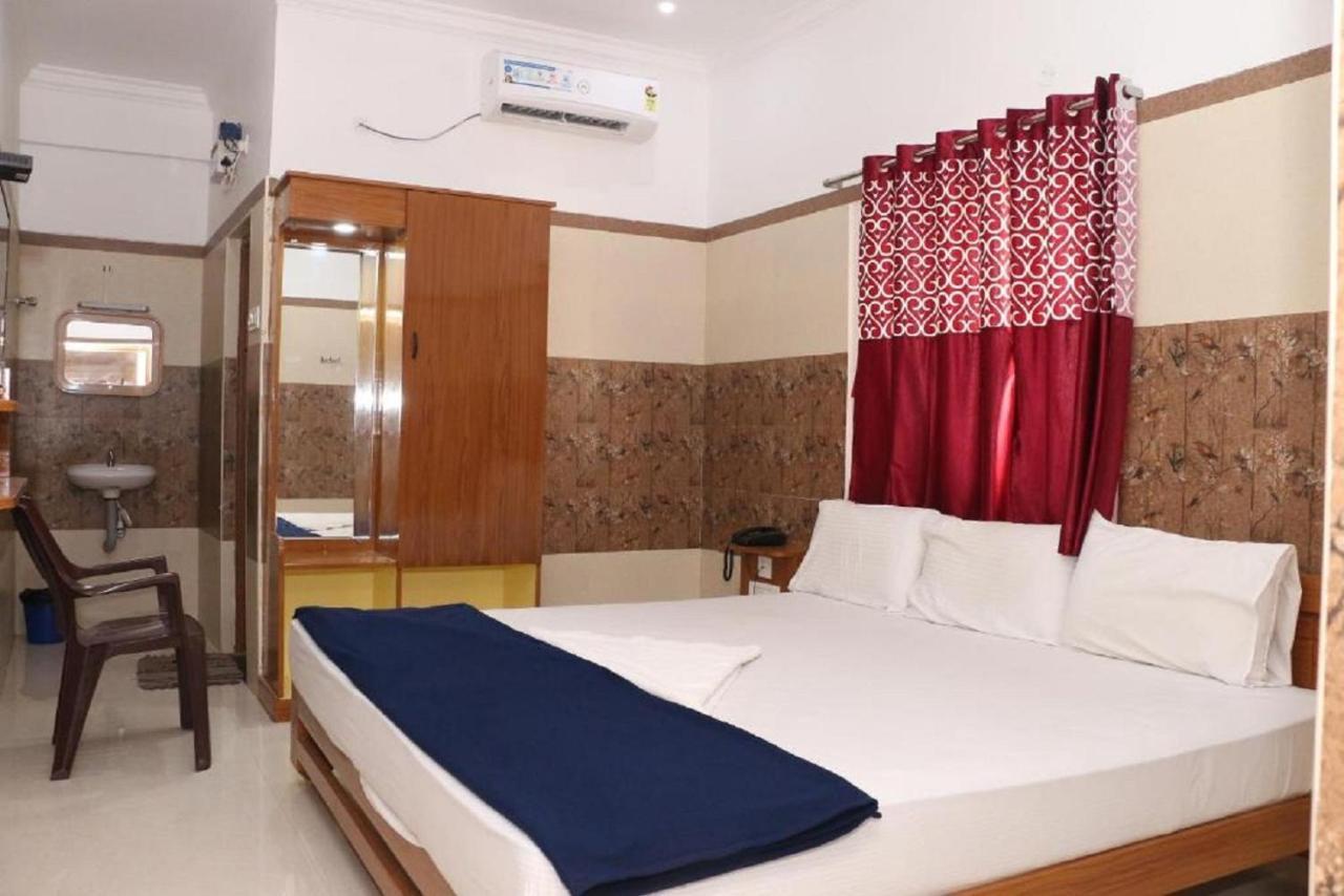 Saravanas Lodge Tiruchchendur Ngoại thất bức ảnh