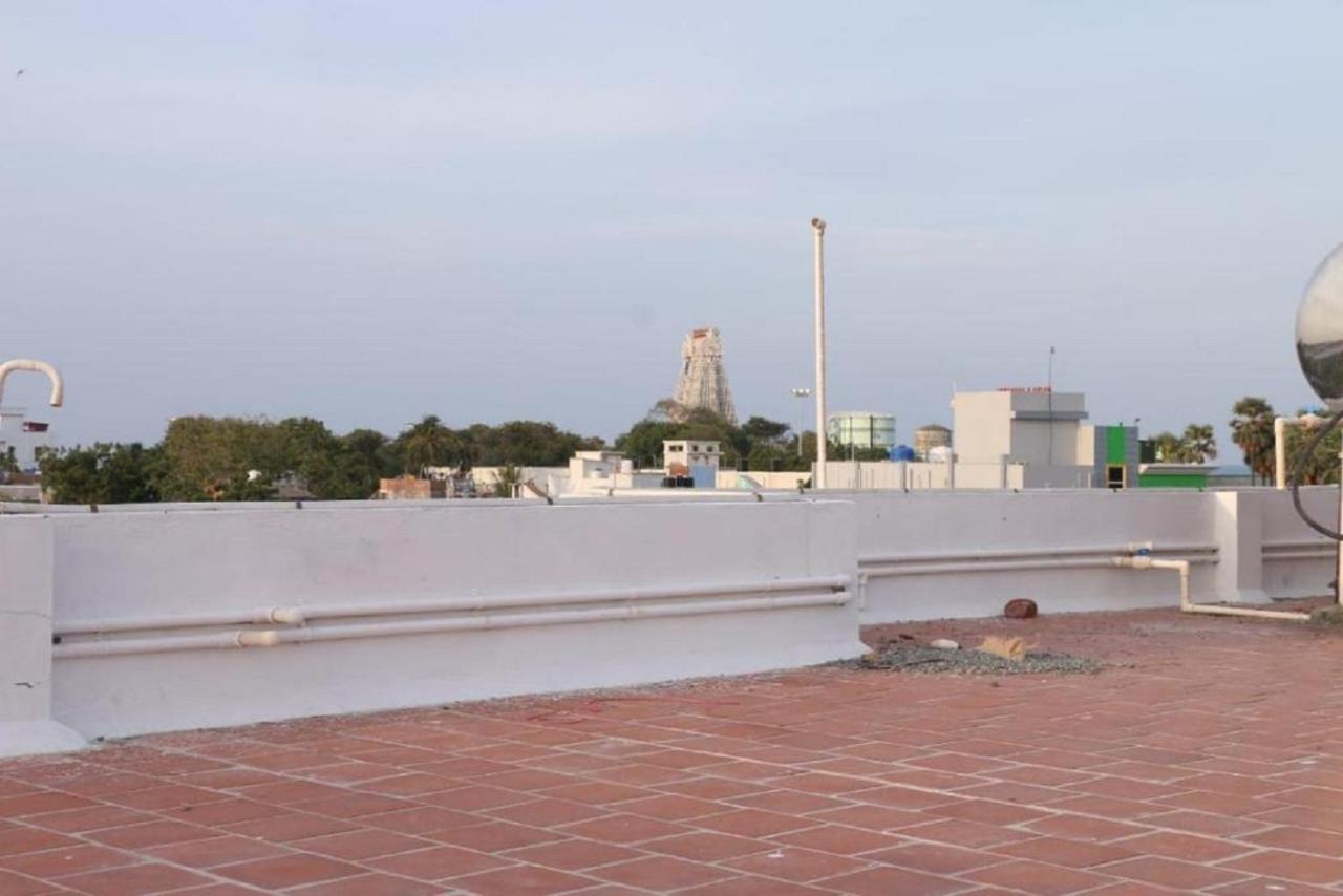 Saravanas Lodge Tiruchchendur Ngoại thất bức ảnh