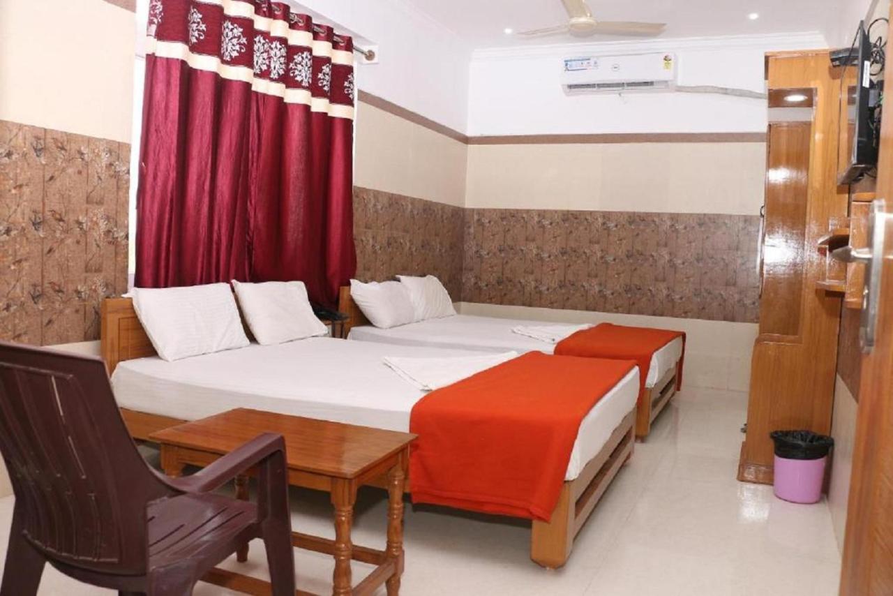 Saravanas Lodge Tiruchchendur Ngoại thất bức ảnh
