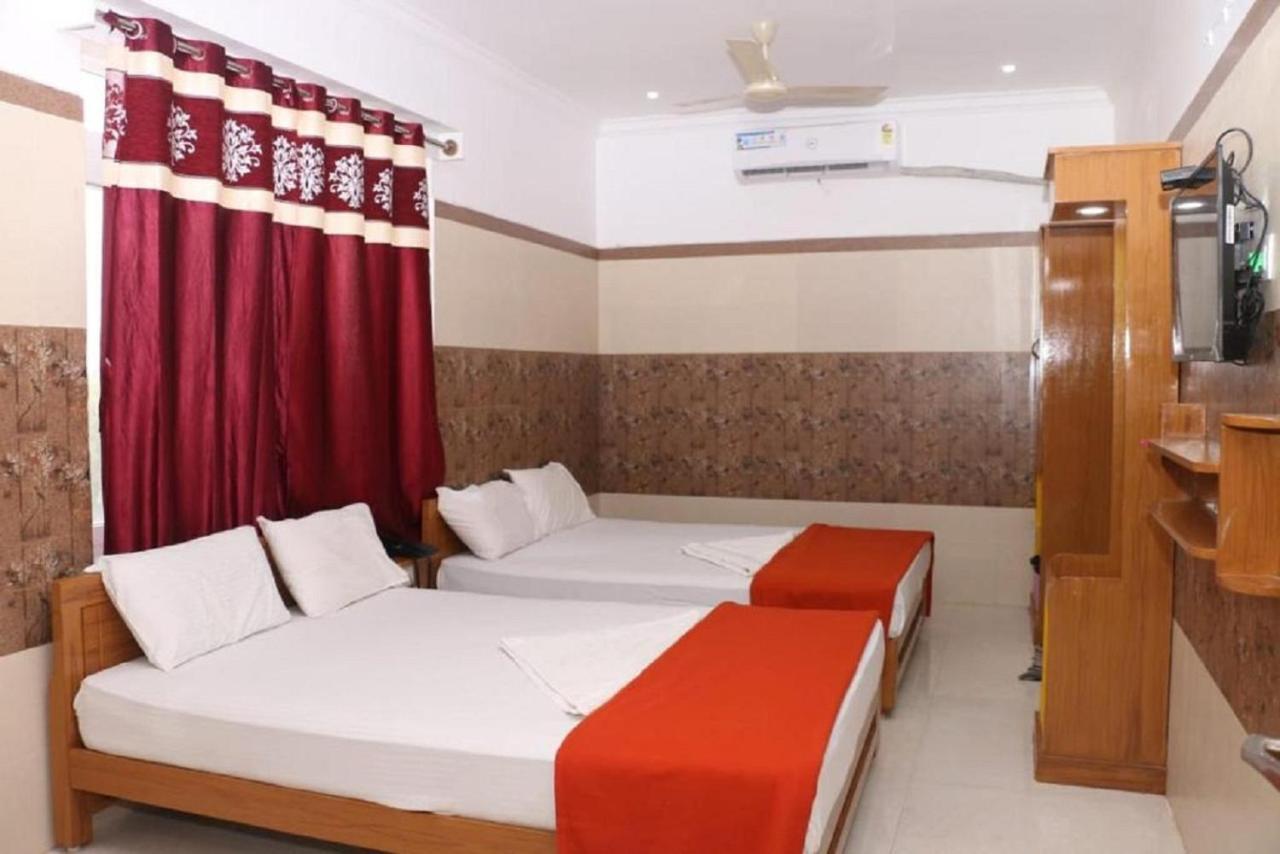 Saravanas Lodge Tiruchchendur Ngoại thất bức ảnh