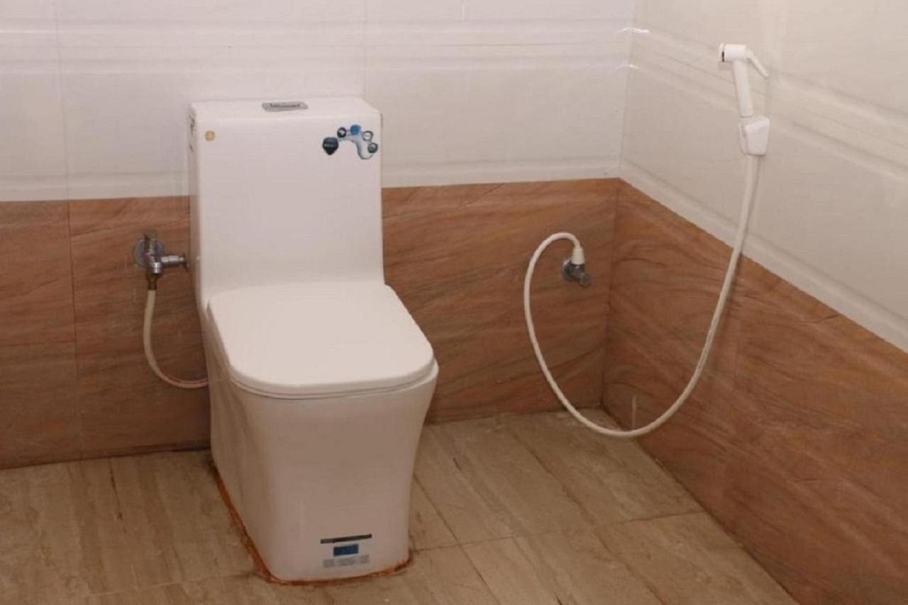 Saravanas Lodge Tiruchchendur Ngoại thất bức ảnh